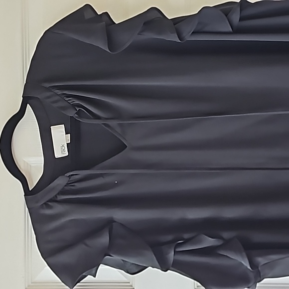 Black blouse - Picture 2 of 4